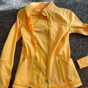 Lululemon jacket size small